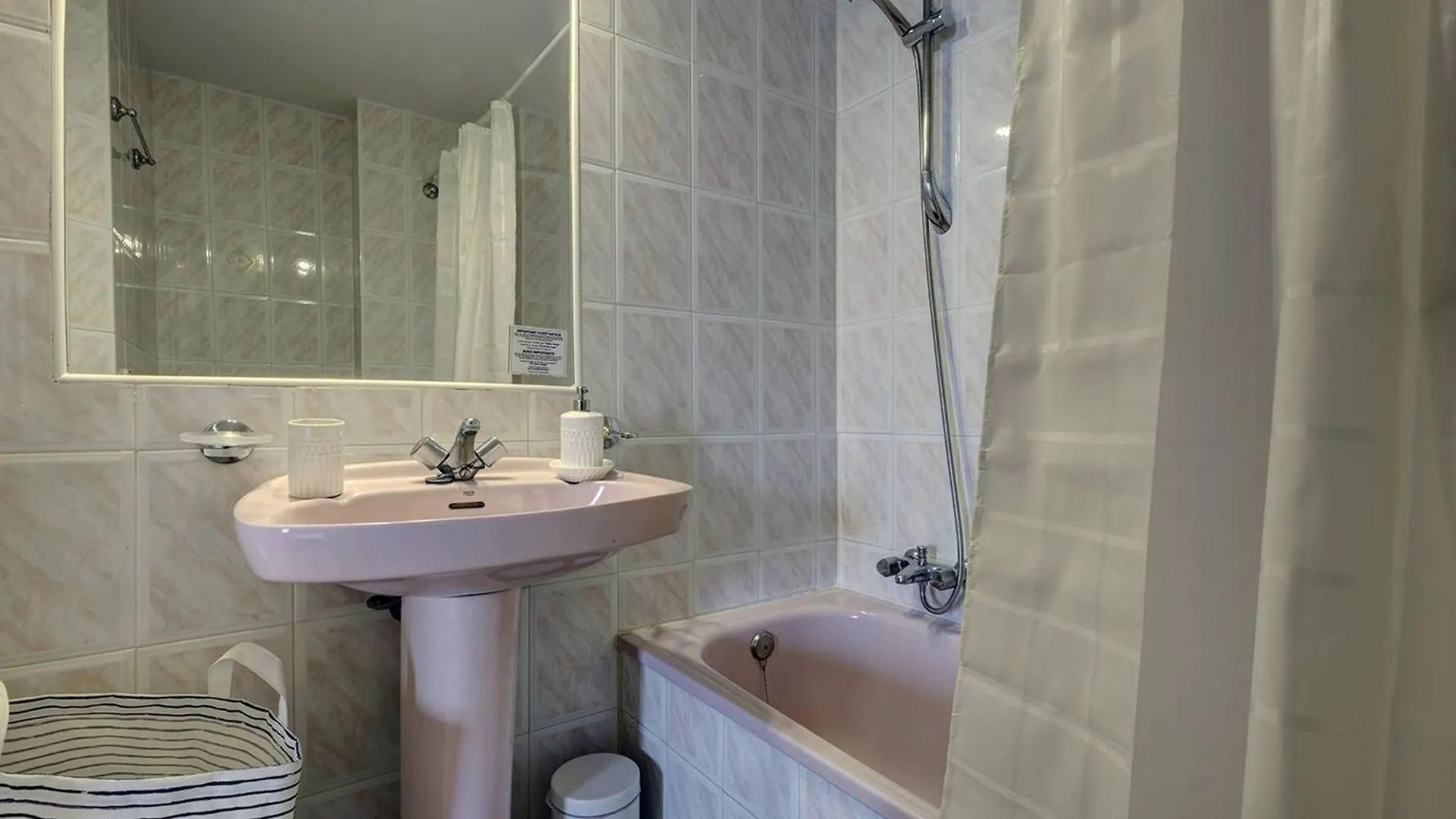 053 - Two Bed Mijas Golf Apartment In Popular Matchroom Golf Club Fuengirola